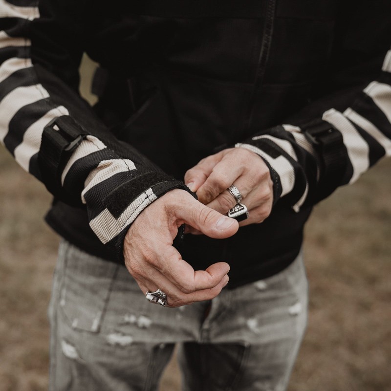 2760 SUPERLIGHT  JACKET _006.jpg