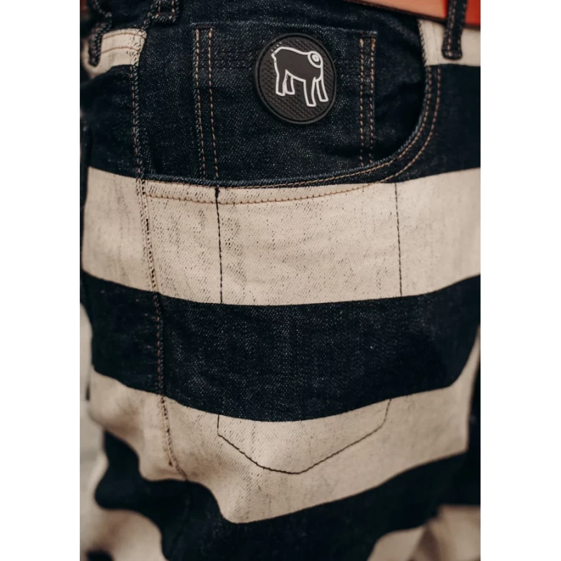 reno-rinsed-jeans (5).jpg