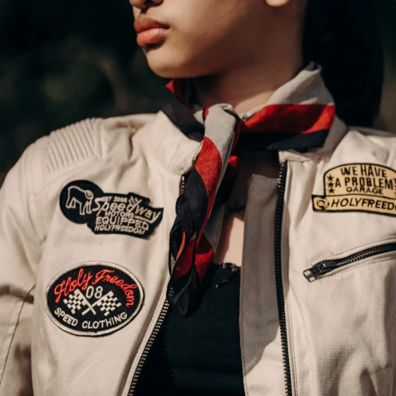 lupo-scarf (1).jpg